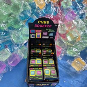 Balle anti-stress carrée extensible en forme de cube, à remontée lente, aux couleurs tourbillonnantes, en sucre de maltose glacé, jouet sensoriel - Product Image 3