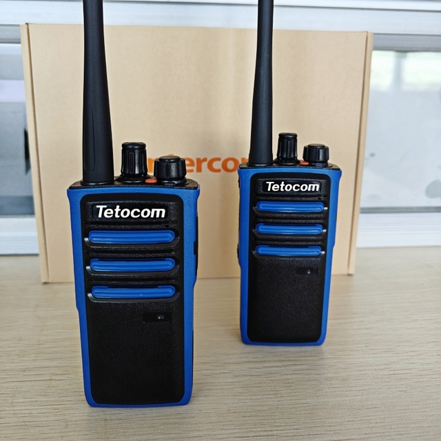 ES-606EX Explosion Proof Digital Mobile Radio Walkie Talkie Portable Handheld with IPX6 Water Resistance and 1800mAh Battery