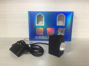 Le module d'éclaircissement de la petite lentille externe de la calandre aide les feux de croisement/de route 18W Led phare de course Combo beam accessoires de voiture - Product Image 3