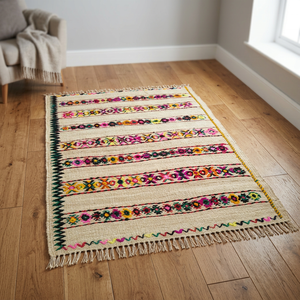 Tapis d'intérieur en paille écologique à motifs géométriques bohèmes faits à la main, avec tailles et couleurs personnalisables - Product Image 1