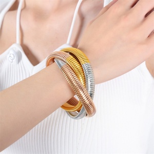 Joyería Personalizada de Alta Calidad, Brazalete de Acero de Titanio con Cadena de Serpiente de Varias Capas para Mujer - Product Image 3