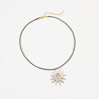NIMAI En gros Collier ras-de-cou avec pendentif soleil en acier inoxydable 316, à double cordon bicolore, étanche et inaltérable, Bijoux pour femmes