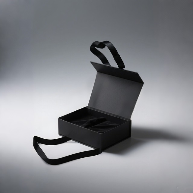 Custom Printing Luxury Portable Folding Flip Book Style Package Box with Magnetic Closure and Ribbon Handle