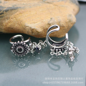 Yunnique Boucles d'oreilles tendance en acier inoxydable, forme fleur, manchette à clip avec chaîne et serti clos, pour femmes et hommes, style japonais et coréen - Product Image 3