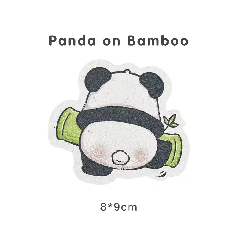 Panda sur bambou