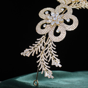 LUOXIN Serre-tête de mariée exquis et élégant en alliage incrusté de strass avec motif floral ajouré - Product Image 5