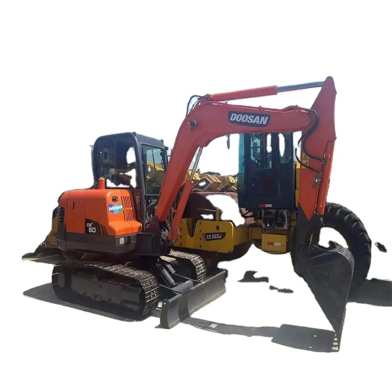 Spot sales Affordable price second-hand GOOSAN 6-ton small crawler excavator, used DOOSAN DX60-9C excavator