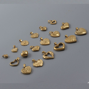 Amplia Variedad de Colgantes de Corazón de Acero Inoxidable con Baño de Oro PVD de 18K para Collares, Pulseras y Fabricación de Joyería DIY - Product Image 4