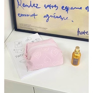 Bella borsa per il trucco personalizzata con cerniera borsa da toilette personalizzata in cotone trapuntato rosa - Product Image 4