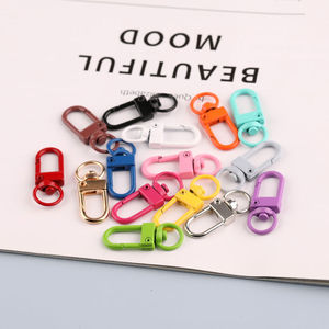 Usine de quincaillerie Dongguan Fanghe, Boucle en alliage de zinc pour chien 3g 34mm, Accessoire de porte-clés, Boucle crevette colorée, Mousqueton en forme de huit - Product Image 1