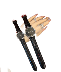 Ensemble de montres à quartz pour couple, couleur or rose, cadran noir avec index en cristal et bracelet en cuir Omegaes - Product Image 2