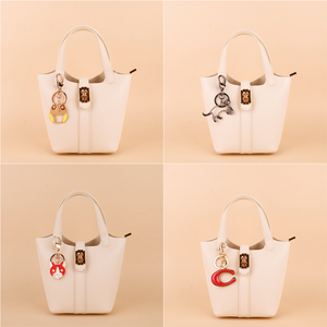 Tốt Nhất Bán Động Vật Kim Loại Mặt Dây Chuyền Túi Charms Gấu <span class=keywords><strong>Panda</strong></span> Bướm Keychain C-Hình Dạng Khuyến Mại Chìa Khóa Xe Thời Trang Phụ Kiện Quà Tặng - Product Image 5