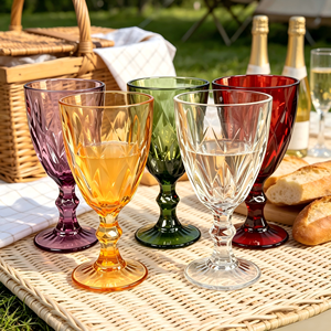 Gobelet à vin en plastique transparent bleu vintage, jetable, pour événements et fêtes, style rétro, idéal pour les fournitures de verres. - Product Image 3