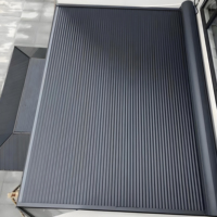 Design moderne auvent extérieur rétractable en alliage d'aluminium volet coupe-vent rouleau toit motorisé patio lucarne store extérieur