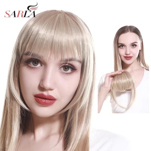 Venta al por mayor 8 pulgadas limpio Romo Clip frontal flequillo <span class=keywords><strong>corto</strong></span> Natural <span class=keywords><strong>Postizos</strong></span> grueso <span class=keywords><strong>pelo</strong></span> sintético liso con estilos de flecos - Product Image 1