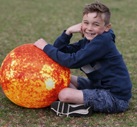 Ballon de sport gonflable en plastique imprimé à poils courts pour enfants