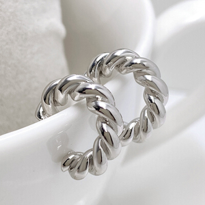 Joyería Foxi, diseño personalizado, pendientes perforados para todos los días, pendientes de oro gruesos retorcidos antiallegicos para mujer - Product Image 6