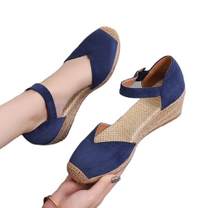 Zapatos de <span class=keywords><strong>pescador</strong></span>, <span class=keywords><strong>sandalias</strong></span> de una pieza de gamuza nuevas de verano con suela gruesa de tacón inclinado para mujer, <span class=keywords><strong>Sandalias</strong></span> de tacón inclinado para exteriores - Product Image 1