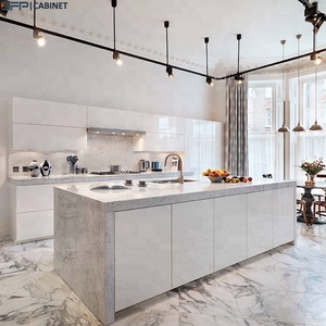 Cuisine Moderne Abordable avec Îlot Central et Meubles en Acrylique Blanc Brillant, Conception Gratuite, <span class=keywords><strong>Menuiserie</strong></span> Complète Personnalisée pour Appartement - Product Image 1