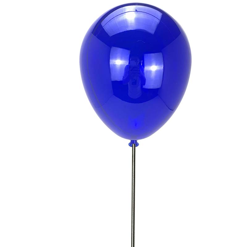 Palloncino di colore chiaro duro con asta