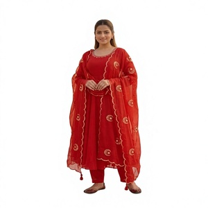 Ensemble Kurta Traditionnel Rouge avec Dupatta, Longueur au Sol, Brodé, Vêtements pour Femmes, Style Indien Pakistanais, Coupe Classique, Toutes Saisons - Product Image 1