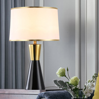 Lampe de table nordique chambre lampe de chevet salon décoration hôtel européen Simple créatif lampe de table