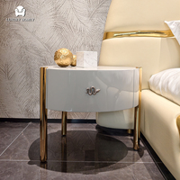 Ensemble de meubles de chambre à coucher de luxe moderne, lit king size, meubles de chambre à coucher pour villa, lit double en cuir, ensembles de literie de luxe en bois massif