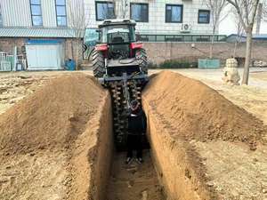 Trancheuse à chaîne montée sur tracteur, profondeur 0,8-2,2 mètres, largeur 25/40/50/60/80/150 cm, pour fermes, vergers et travaux <span class=keywords><strong>de</strong></span> construction - Product Image 4