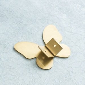 Perilla de lujo para muebles, <span class=keywords><strong>Pomo</strong></span> de <span class=keywords><strong>puerta</strong></span> de gabinete de estilo mariposa de latón dorado sólido - Product Image 3