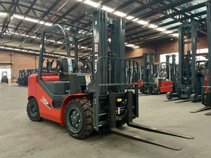 رافعات شوكية يابانية بمحرك Kubota بالبنزين LPG اختيارية Euro V EPA تعمل بالوقود المزدوج - Product Image 6