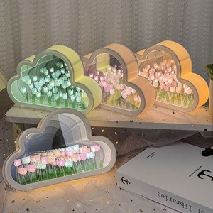 Lámpara LED de Tulipanes con USB, Creativa, para Decoración de Dormitorio, Regalo para el Hogar, con Espejo Acrílico y Flores Artificiales, Estilo DIY - Product Image 4