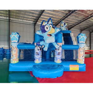 Castello Gonfiabile a Forma di Cane Blu con Personaggi Animati e Design con Papillon per Intrattenimento ed Eventi per Bambini al Chiuso - Product Image 1