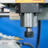 Machine de découpe de profilés en aluminium aux Émirats Arabes Unis Machine de perçage et de fraisage CNC Équipement de porte et de fenêtre de profilés en aluminium