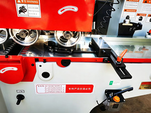 Dégauchisseuse industrielle quatre faces à moteur haute productivité pour le façonnage du bois - Product Image 6