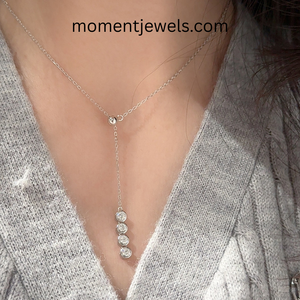 Pendentif moissanite rond délicat en argent sterling 925, bijou minimaliste simple et scintillant, cadeau pour femme, à porter au quotidien - Product Image 1