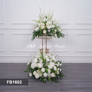 ดอกไม้ประดิษฐ์คุณภาพสูง DKB ช่อดอกกุหลาบสีขาวและดอกไม้สีเขียวสำหรับตกแต่งโต๊ะงานแต่งงาน จัดวางเป็นทรงกลม - Product Image 3