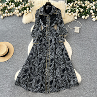 Robe longue décontractée élégante pour femme en dentelle blanche, coupe trapèze, manches longues, col rabattu, ceinture et boutons décoratifs, idéale pour les fêtes et le quotidien