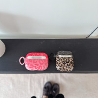 Funda brillante con estampado de leopardo para auriculares inalámbricos, caja de carga para auriculares inalámbricos 2