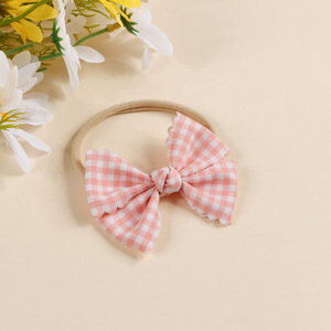Diadema de nailon para bebé con lazo de gingham, borde festoneado y diseño a cuadros, ligera y suave, accesorios para el cabello para recién nacidos - Product Image 5