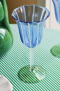 Verre à vin créatif bleu à haute teneur en borosilicate soufflé à la main personnalisé verre à vin décoratif ligne blanche - Product Image 2