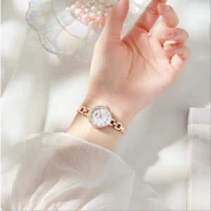 นาฬิกาข้อมือผู้หญิง ดีไซน์หรูหรา สายสแตนเลส สตีล บางเฉียบ กันน้ำ พร้อมฟังก์ชั่นจับเวลา ระบบควอตซ์ ตัวเรือนประดับเพชร - Product Image 5