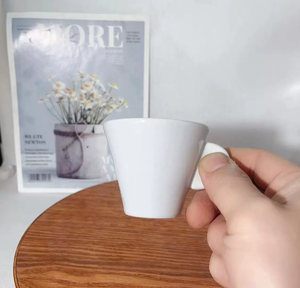 Tasse à expresso italienne personnalisée de 60 ml – Mini-tasse élégante blanche de collection avec logo et motif personnalisés pour cadeaux de café, d'hôtel ou de mariage - Product Image 5