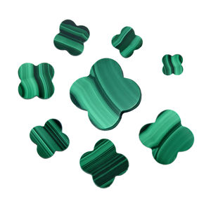 אבן מלאכיט ירוקה טבעית 100% בצורת פרח כוכב, בהתאמה אישית, 12x12x2 מ\\\"מ, אבני חן מלאכיט מעוצבות לתכשיטים - Product Image 4