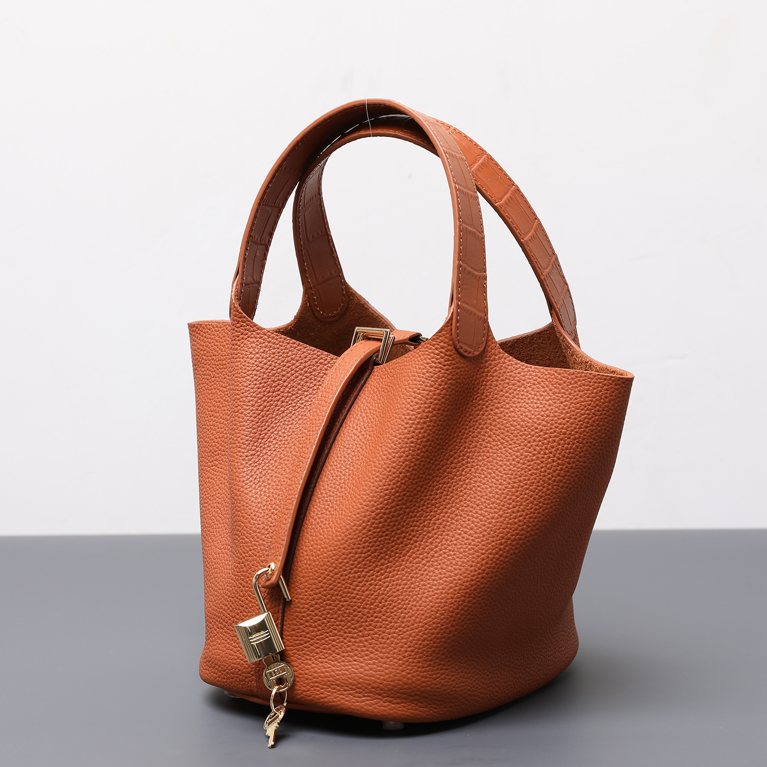 Coccodrillo marrone oro
