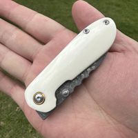 Couteau de poche Damas fait main, manche unique en os de vache, couteau EDC professionnel à roulement à billes pour collection ou cadeau