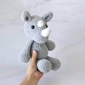 Vente en gros de jouets en crochet pour bébés, animaux amigurumi doux, 100% faits à la main, jouets <span class=keywords><strong>rhinocéros</strong></span>, adorables jouets dinosaures en crochet pour cadeaux - Product Image 2