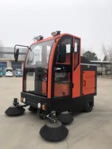 Hot Sale Road Sweeper High Quality And Good Price Beach Garbage Road Sweeper