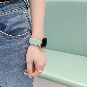 Nouveaux produits de luxe en caoutchouc Sport Silicone bracelet magnétique intelligent pour <span class=keywords><strong>Apple</strong></span> <span class=keywords><strong>Watch</strong></span> <span class=keywords><strong>8</strong></span> accessoires pour iWatch - Product Image 5