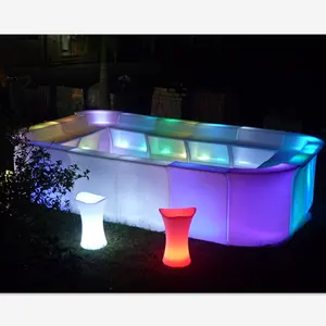 Mobilier de boîte de nuit en plastique, vente en gros, comptoir de Bar rond, Tiki Bars en plein air, tabourets de Table, PE plastique rechargeable moderne