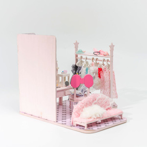 KNOWME <span class=keywords><strong>Puzzle</strong></span> 3D Educativo Fai-da-Te per Bambini, Casa delle Bambole in Legno con Stanza della Principessa e Figurine IP - Product Image 5